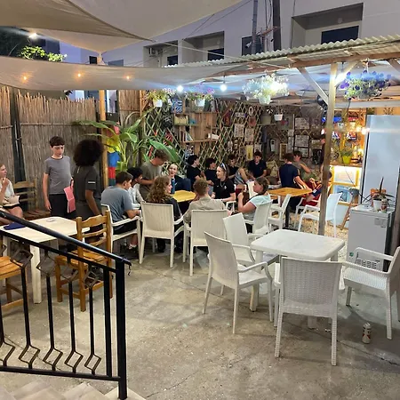 Vlora Backpackers Hostel & Bar Lungomare-2